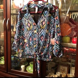 🌺 New Juniors Crochet Tie Front Top Sz: M🌺